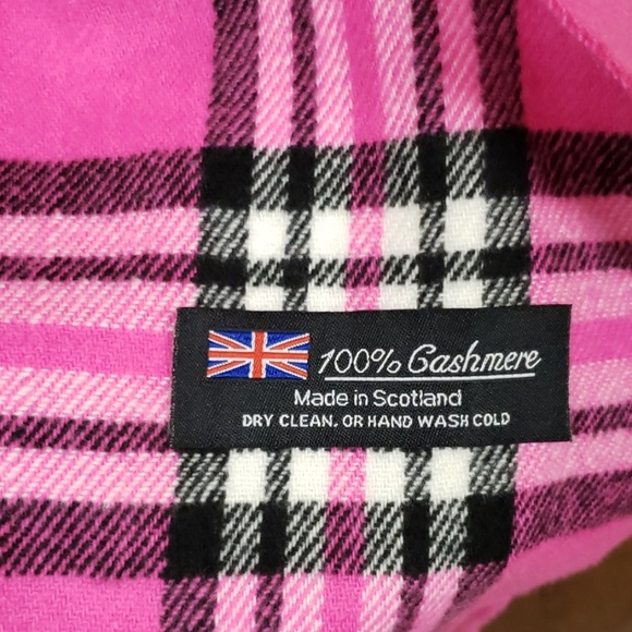 Pink scarf - Picture 2 of 2